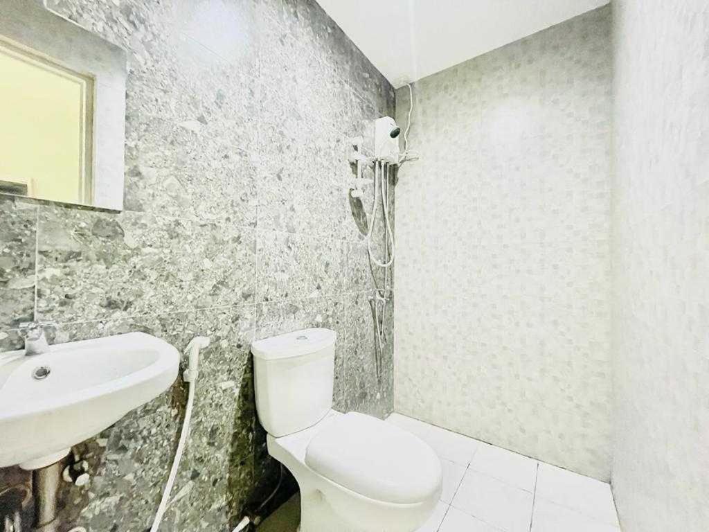 Oyo 1008 Armond Bed And Breakfast Đảo Mactan Ngoại thất bức ảnh